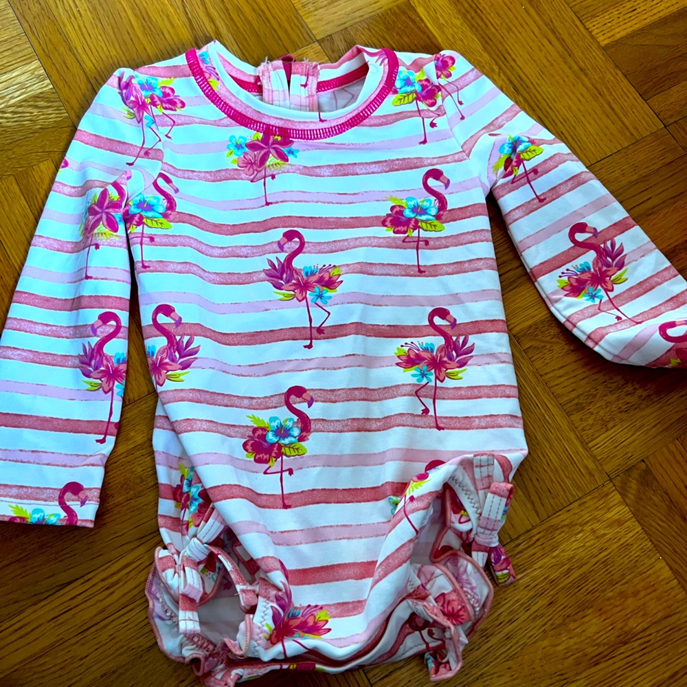😎 Summer Sale! 🆕 Hatley unworn rash guard 6-9 month